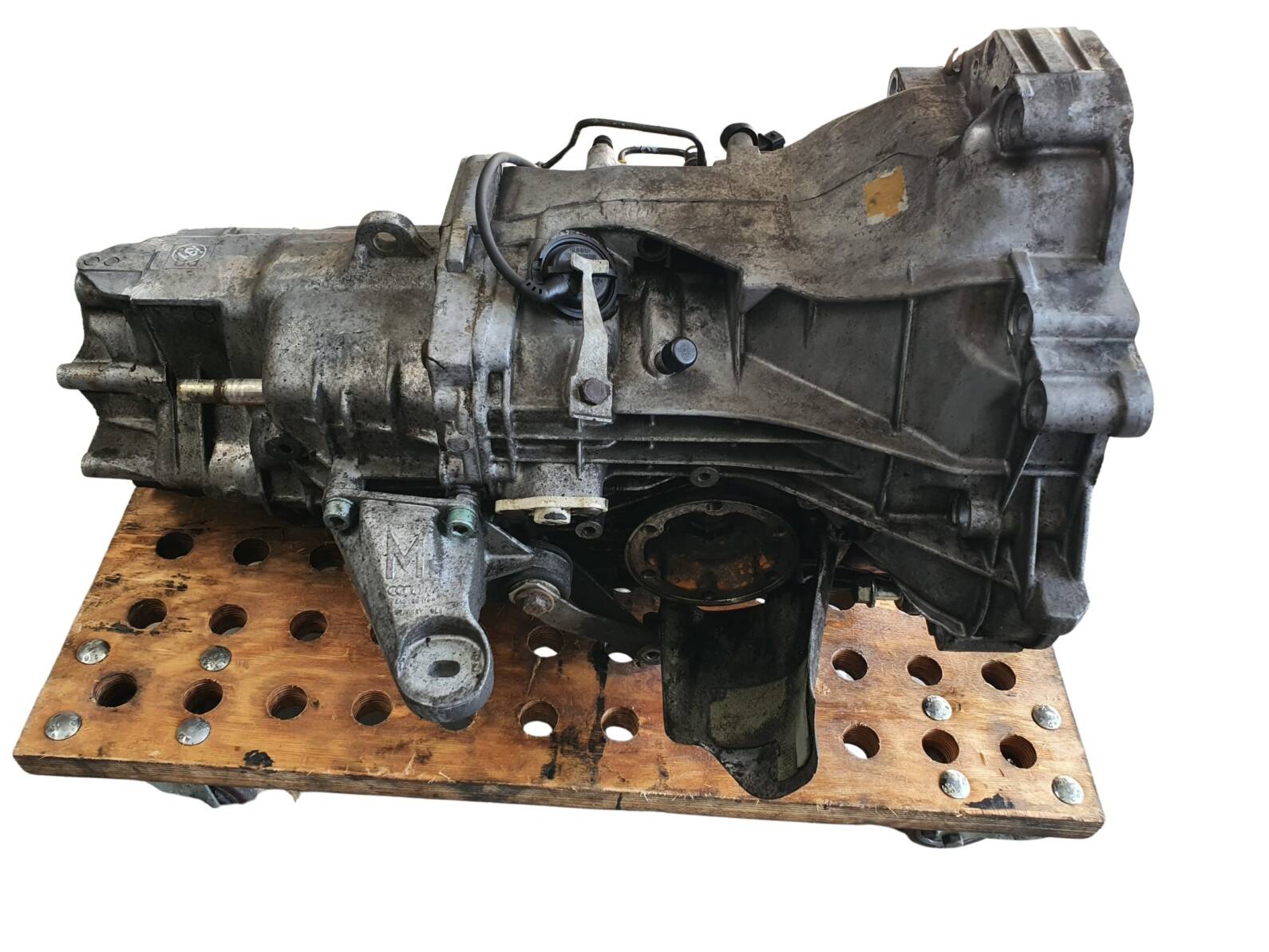 012300048FX Audi 100 A6 C4/80 B4/ Cabrio Typ 89 2,6 V6 CPE 5 Gang Schaltgetriebe – Bild 2