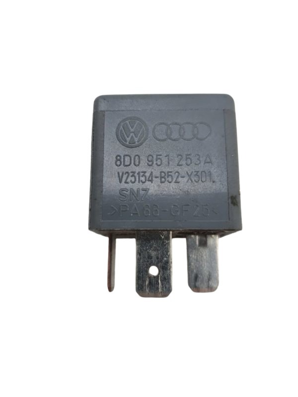 8D0951253A Audi 80 100 A2 A3 A4 A6 A8 Relais 373 Arbeitskontaktrelais – Bild 2