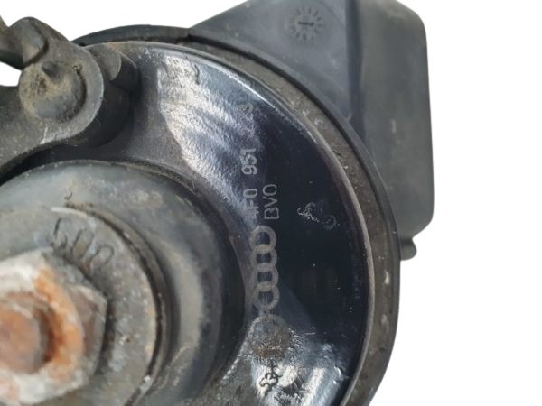 4F0951221/223 Audi A6 4F Signalhornsatz mit Halter – Bild 2