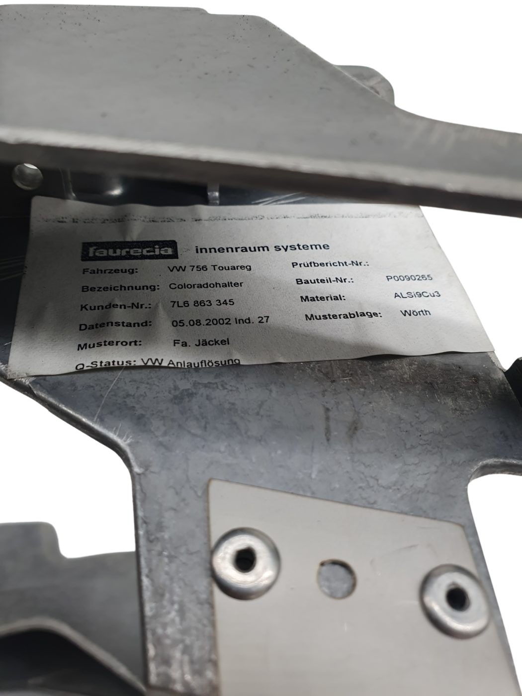7L6863345 VW Touareg 7L Konsole Halter hinten – Bild 3