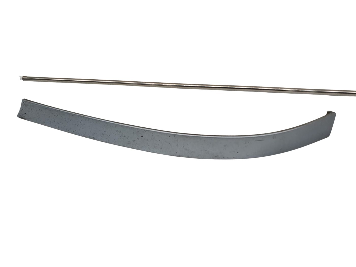 4D0853207C Audi A8 D2 Zierleiste unter Scheinwerfer links Silber