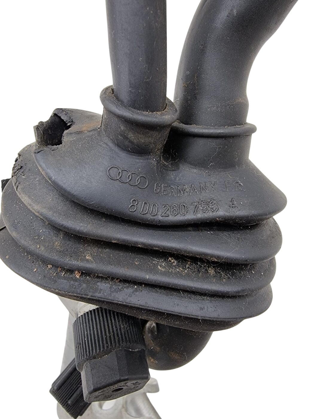 8D0260753A VW Passat B5 3B/ Audi A4 S4 RS4 B5 Klimaleitung Klimaschlauch – Bild 2