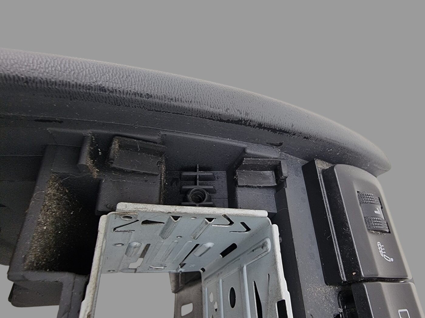 8L0863243H Audi A3/S3 8L Mittelkonsole Radioschacht Dunkelgrau – Bild 6