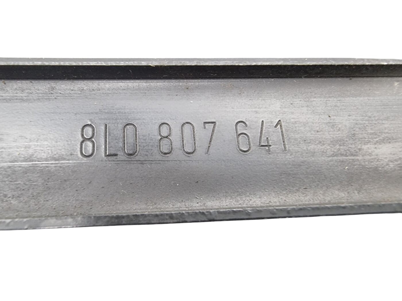 8L0807641 Audi A3/S3 8L Abdeckleiste Stoßstange Hinten – Bild 4