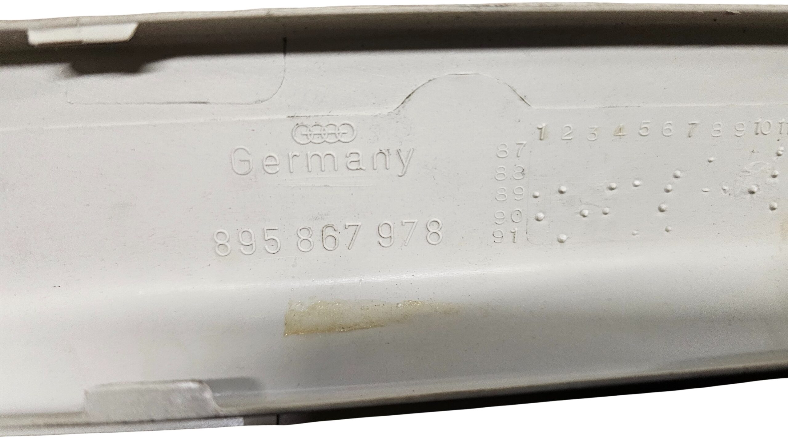 Audi Coupe S2 Typ 89 Abdeckung Heckklappe rechts beige 895867978 – Bild 5