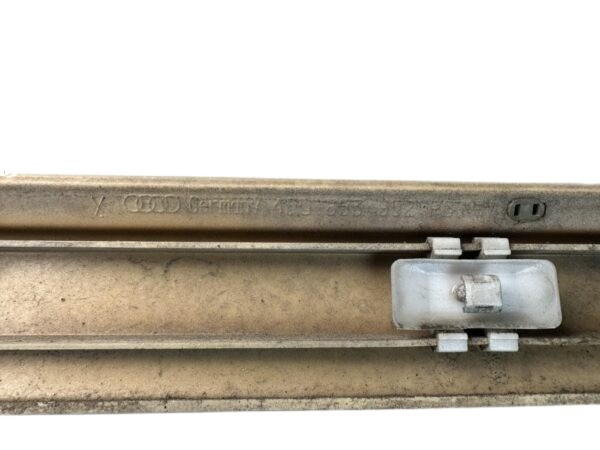 4D0853952 Audi A8/S8 D2 Türleiste Vorne Rechts Silber – Bild 4