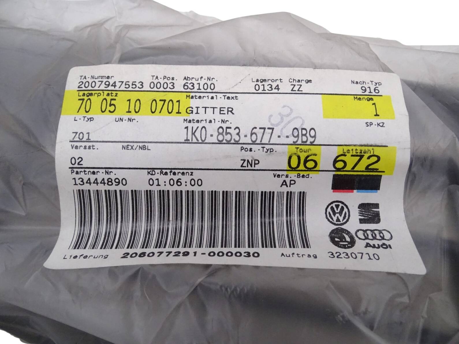 1K0853677 Original VW Golf V 1K1 Lüftungsgitter vorne unten Neu – Bild 3