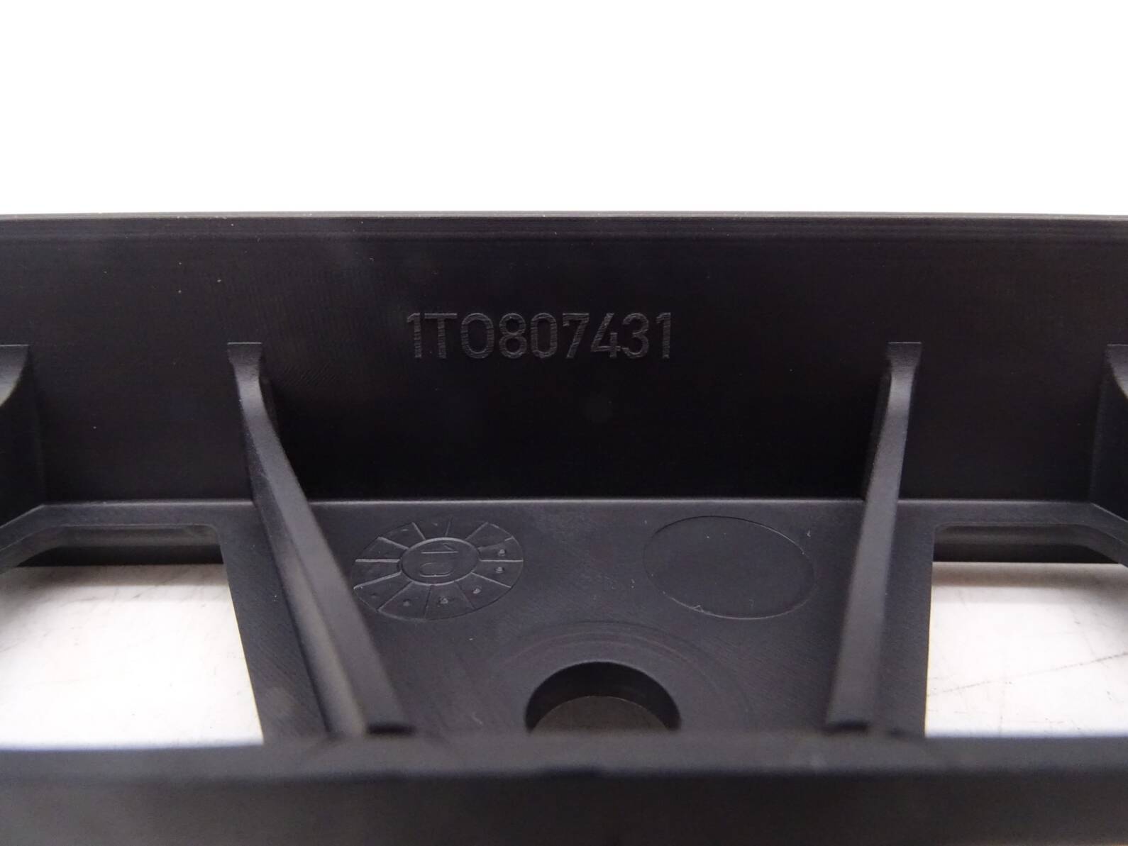 1T0807431 Original VW Touran 1T Abdeckung für Stoßstange Schwarz Neu – Bild 3