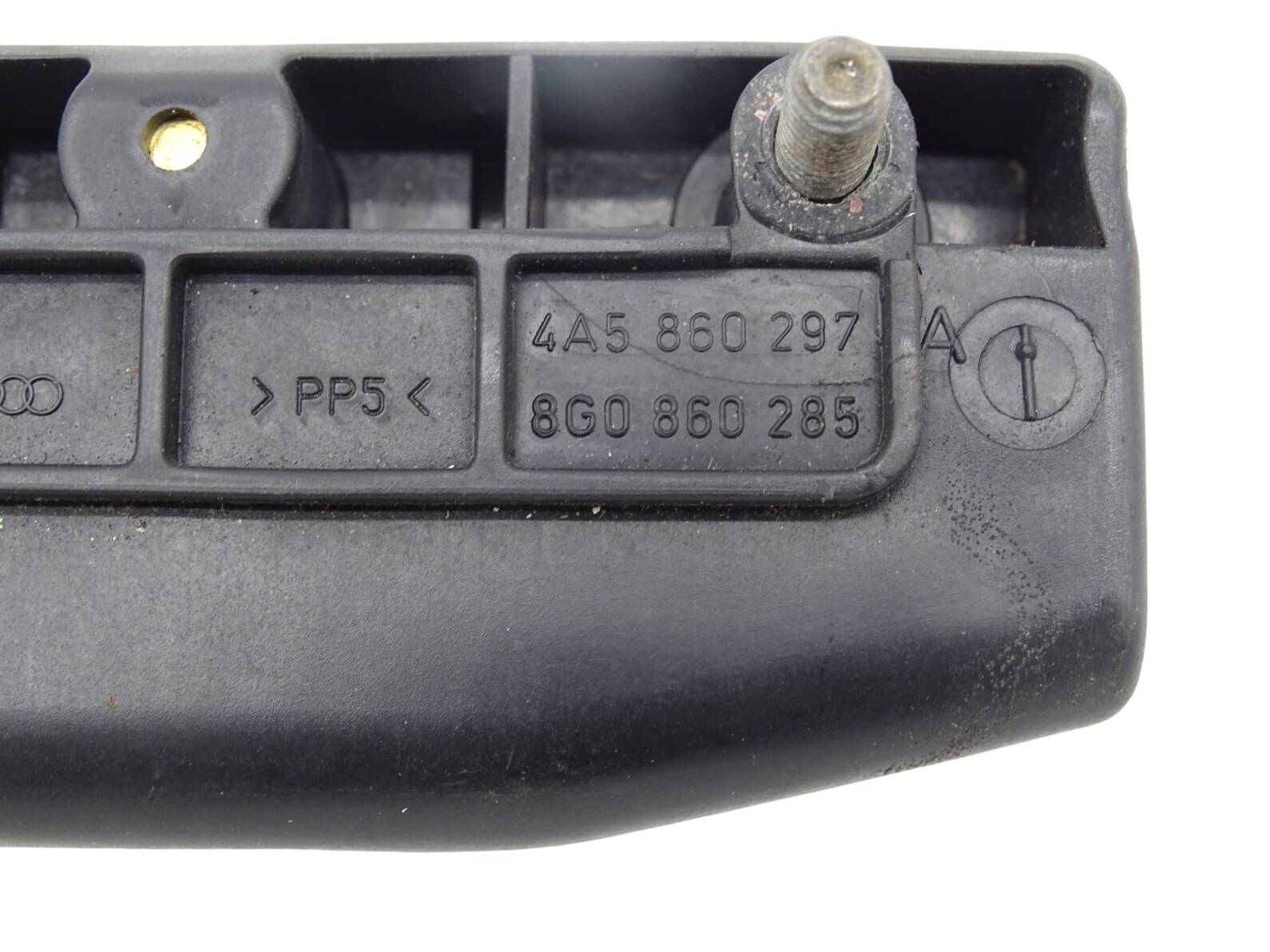 4A5860297 8G0860285 Audi 80 Cabrio Typ89 A4 B5 A6 C4 C5 A8 D2 Halterung Warndreieck – Bild 4