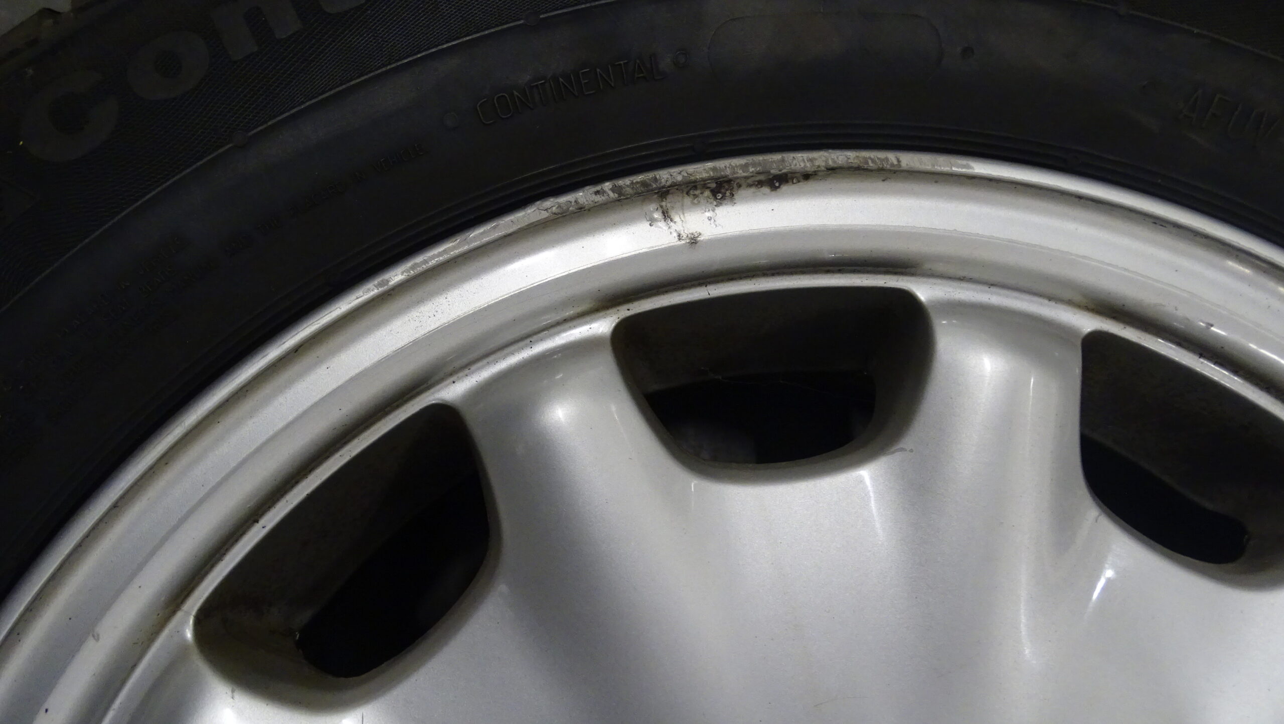 2104010102 Mercedes-Benz E-Klasse W210 Alufelgen Satz Silber 7x15 Zoll ET37, Lochkreis 5x112 – Bild 6