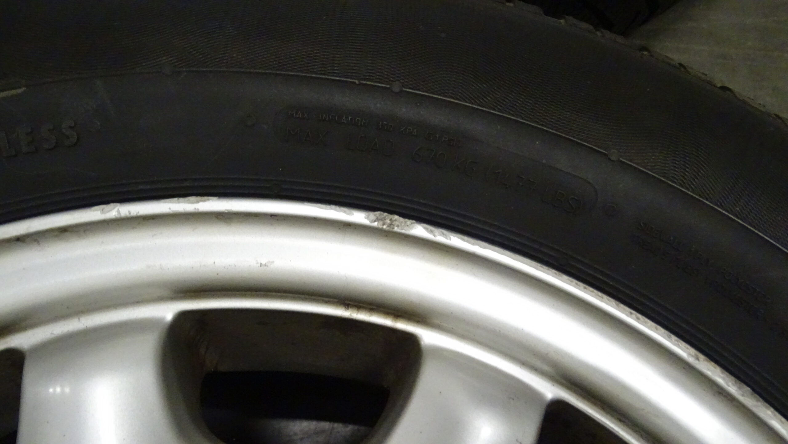 2104010102 Mercedes-Benz E-Klasse W210 Alufelgen Satz Silber 7x15 Zoll ET37, Lochkreis 5x112 – Bild 9