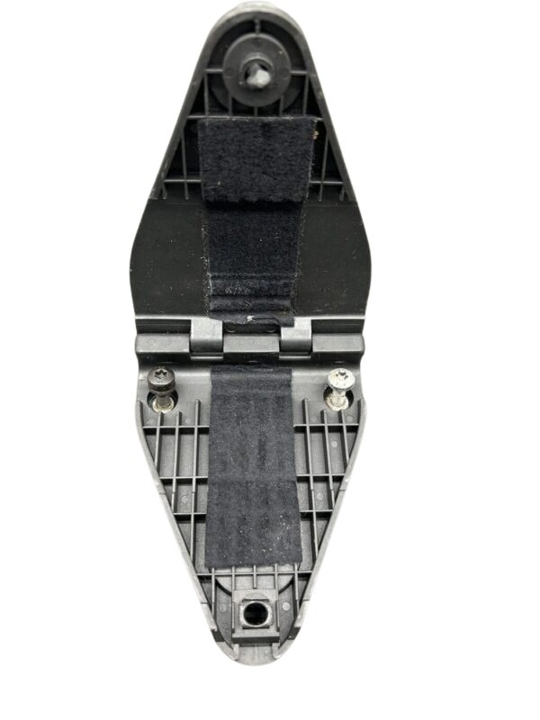 8H0860285 Audi A4 S4 B6 B7 8H Cabrio Halter Warndreieck Kofferraum schwarz – Bild 2