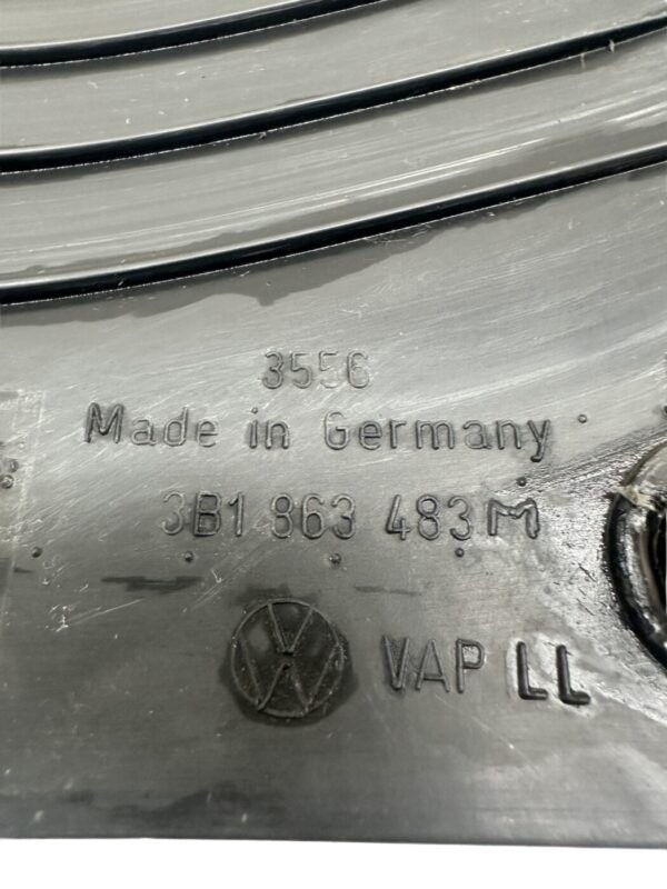 3B1863483 VW Passat 3B Abdeckung Fußraum Links Unten Schwarz – Bild 3