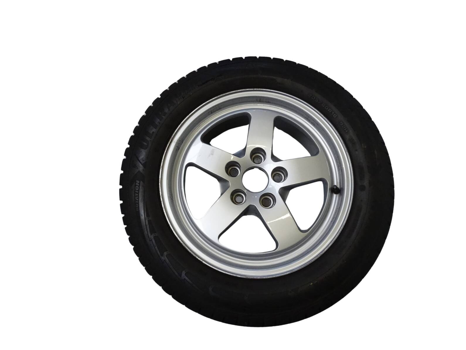 8W0601025 Audi Alufelgensatz 7Jx16 Zoll ET35 silber mit Winterreifen 205/60 R16 Lochkreis 5x112 und Audi Radkappen – Bild 6