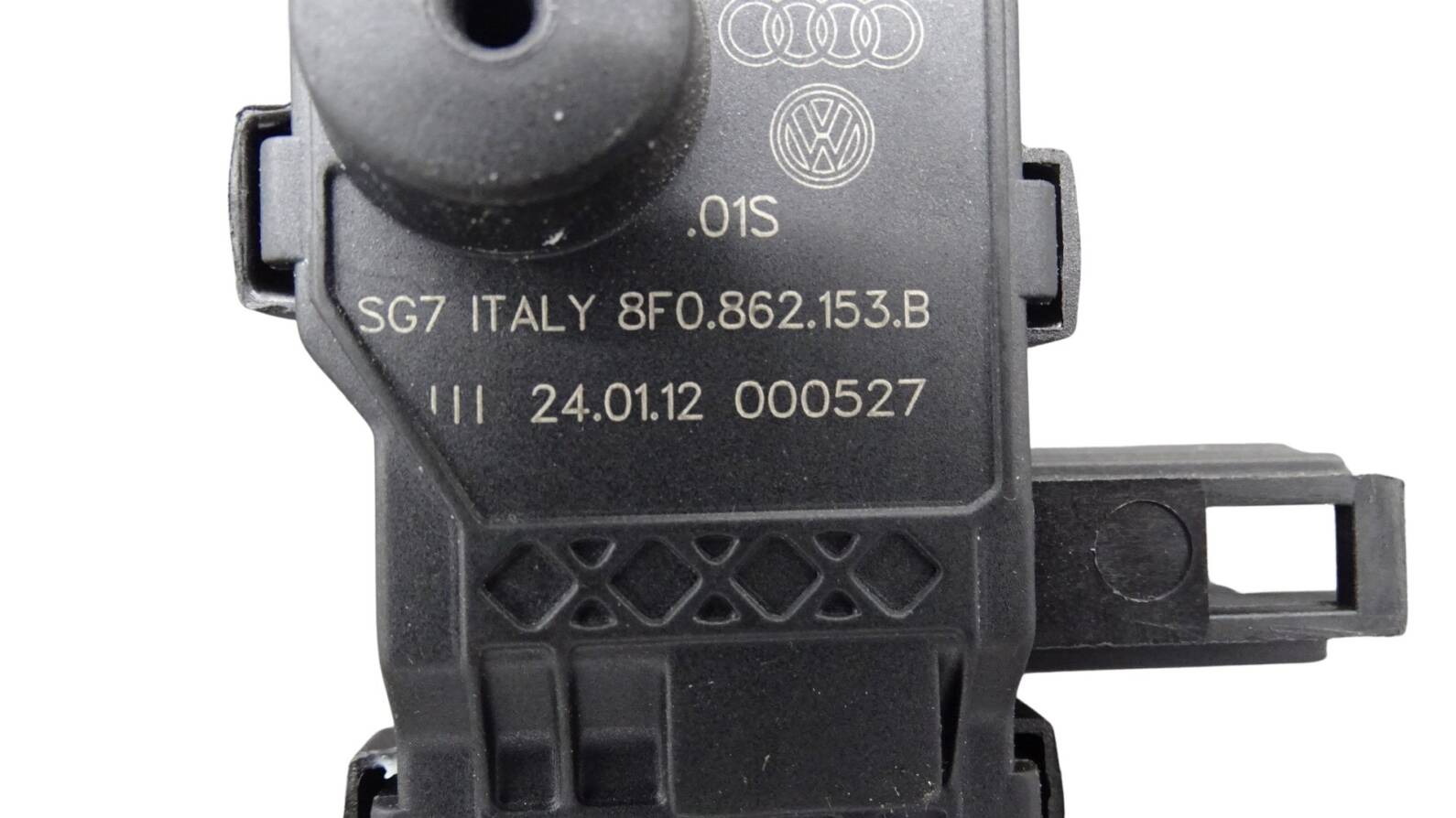 8F0862153B Audi A5 8F 8T Stellmotor Stellelement Tankklappe Tankdeckel – Bild 4