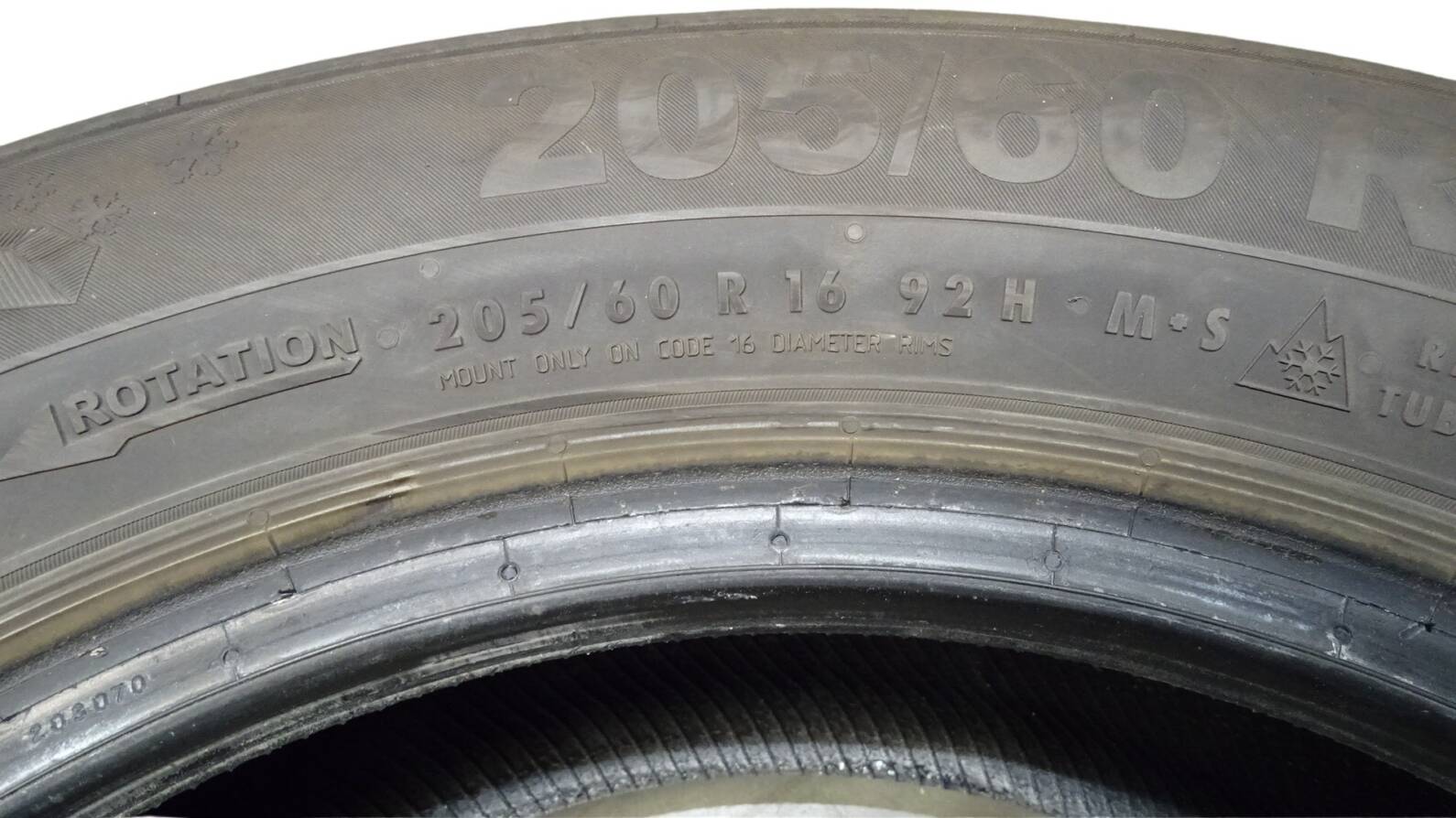Semperit Speed-Grip 5 Winterreifen 205/60 R16 92H – Bild 3