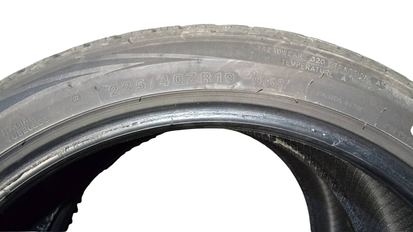 Tracmax Allwetterreifen 235/40 R19 96Y – Bild 3