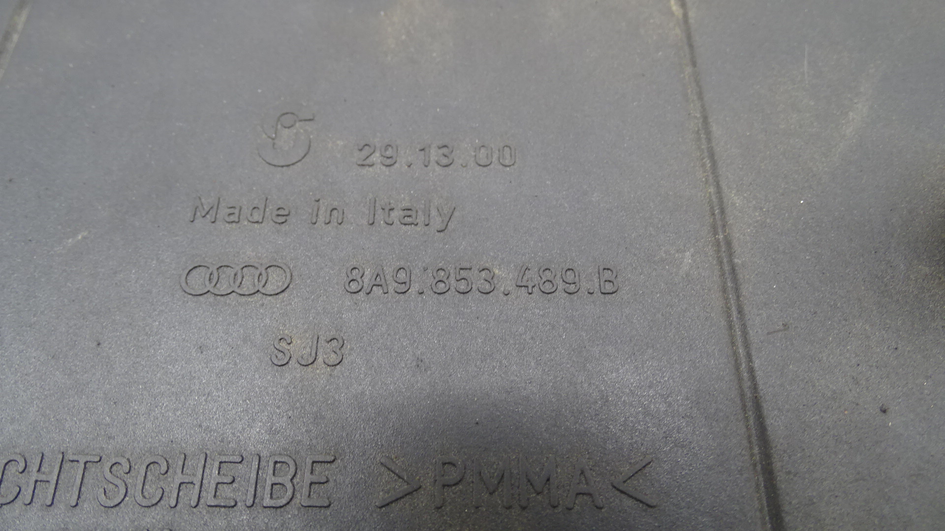 8A9853489B Audi 80 Avant / RS2 Kennzeichenblende / Heckblende – Bild 6