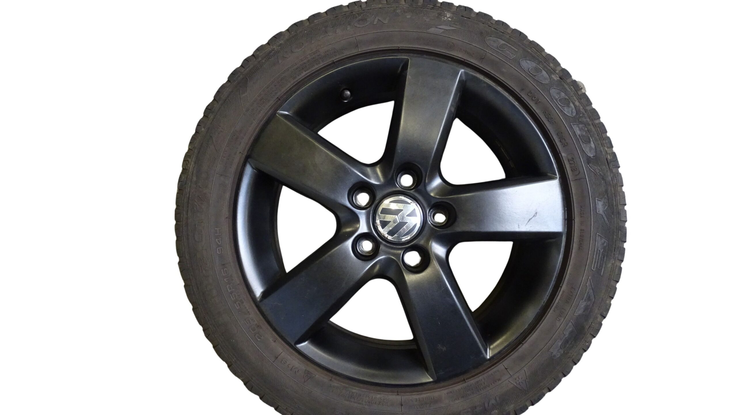 4x 1T0601025M VW Golf 5 6 Golf Plus 6,5x16H2 ET50 mit Narbendeckel und Winterreifen – Bild 7