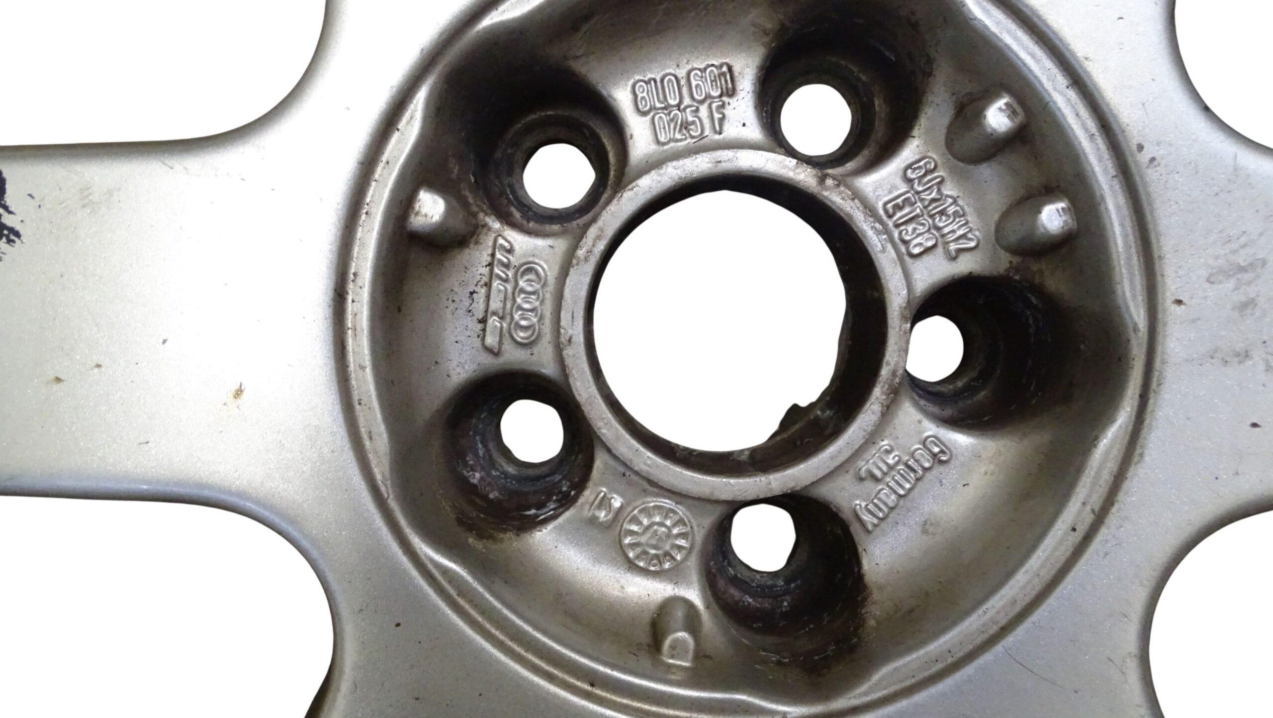8L0601025F Audi A3 Alufelge 6x15 Zoll ET38 Lochkreis 5x100 – Bild 3