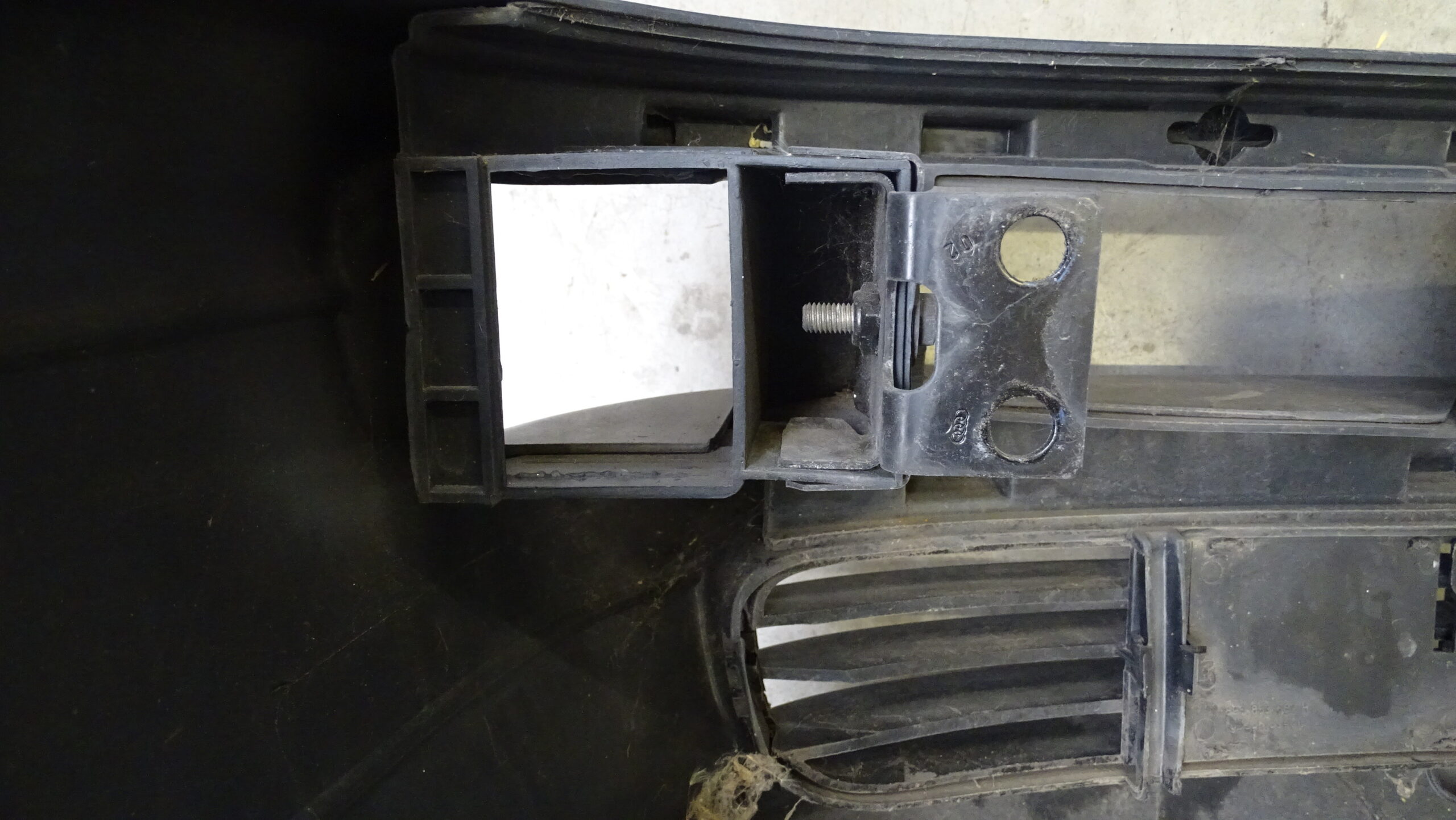 895807105AF Audi 80 Cabrio Coupe V6 S2 Stoßstange Vorne Dunkelblau – Bild 11
