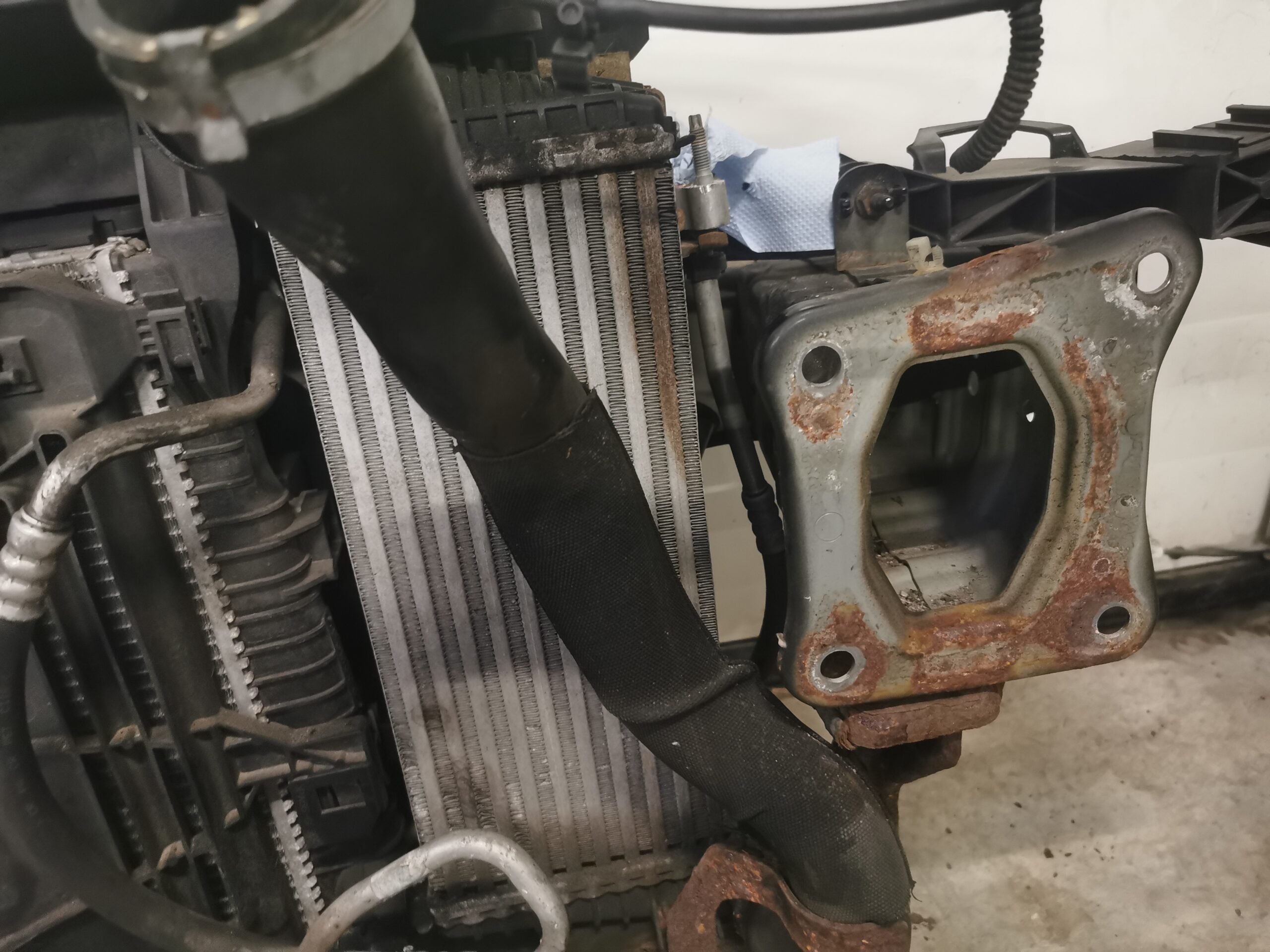 Ford Focus MK3 III Turnier 1,6L TDCi Diesel Schlossträger Frontmaske mit Kühlerpaker – Bild 5