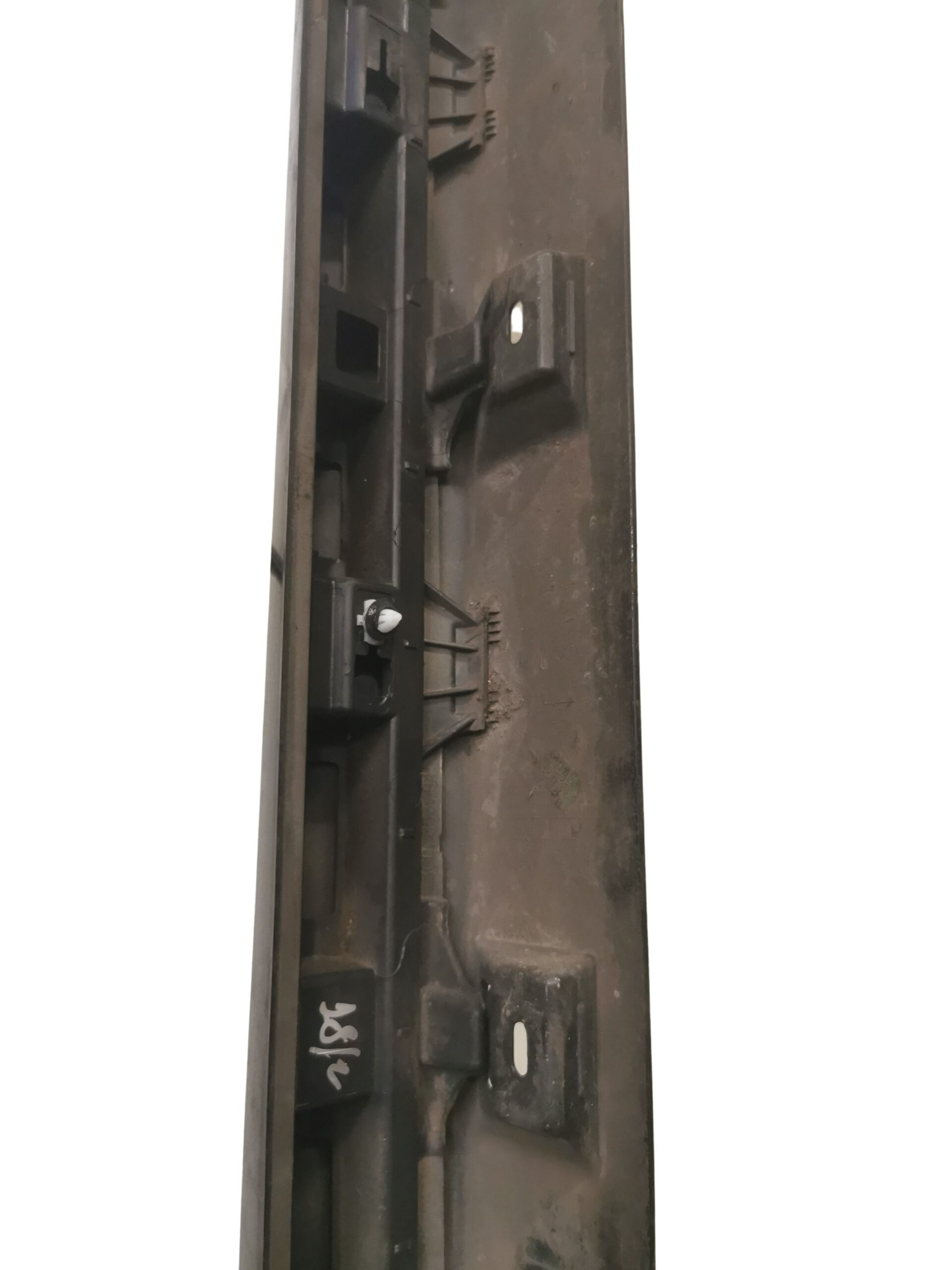 3G0853857F VW Passat B8 Seitenschweller Schwellerverkleidung Unterholmverkleidung Links – Bild 9