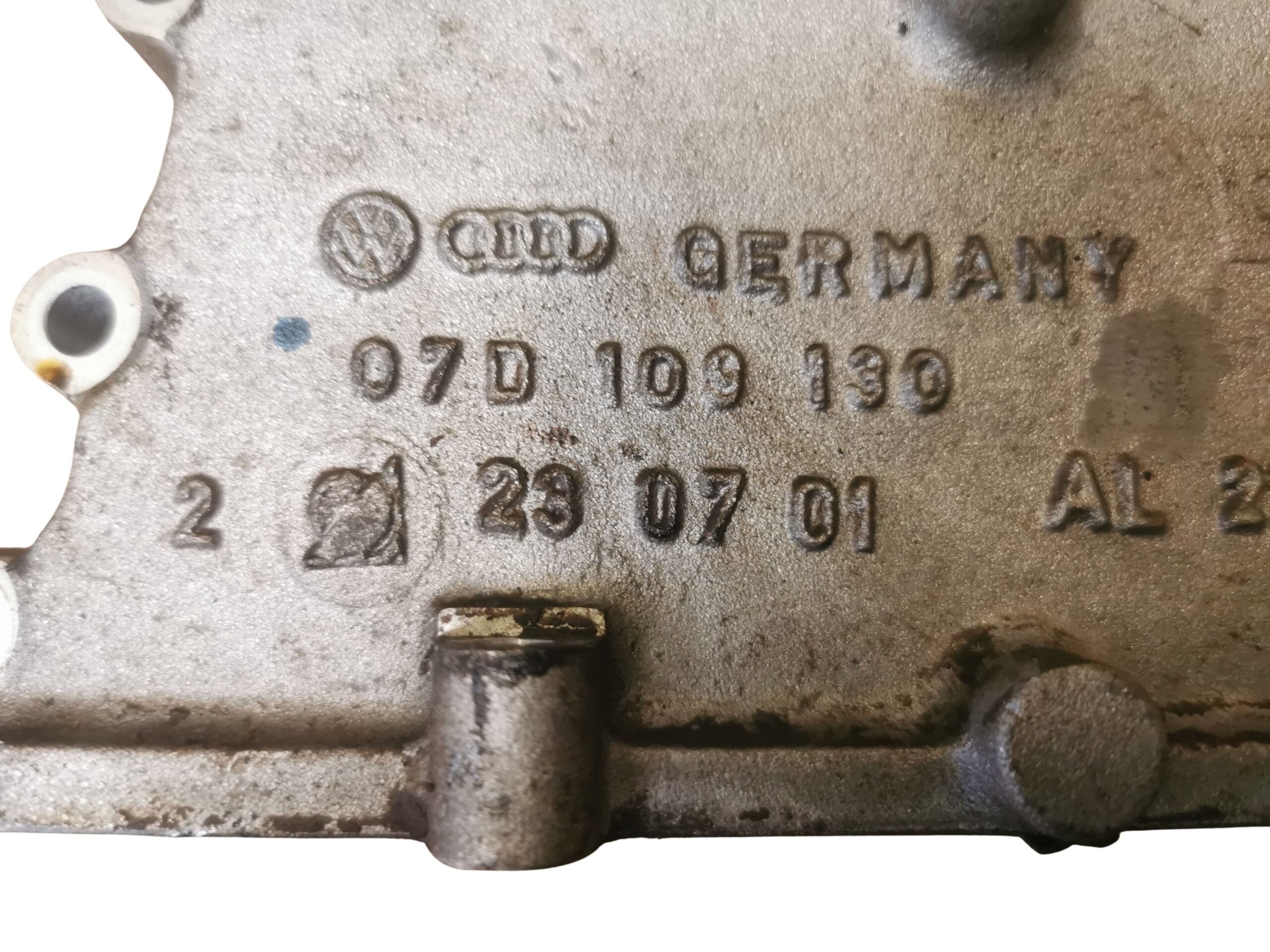 07D109130 VW Passat 3BG 4,0 W8 BDN Stirndeckel rechts Abdeckung Motorteil – Bild 2
