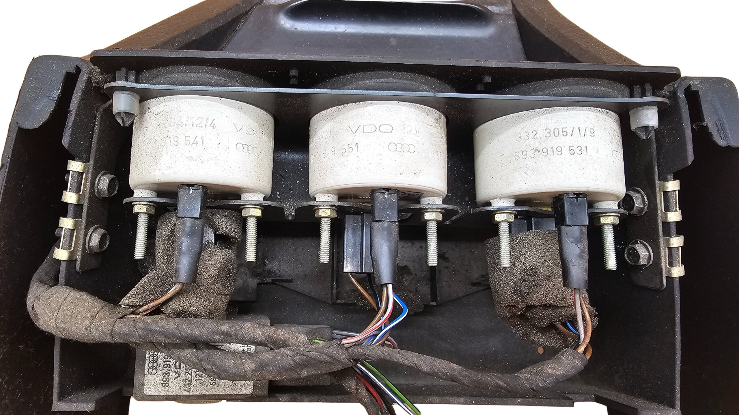 8A1863243 Audi 80 90 B3 B4 Coupe Cabrio Typ89 Mittelkonsole schwarz mit Zusatzinstrumenten und Aschenbecher Schwarz – Bild 6