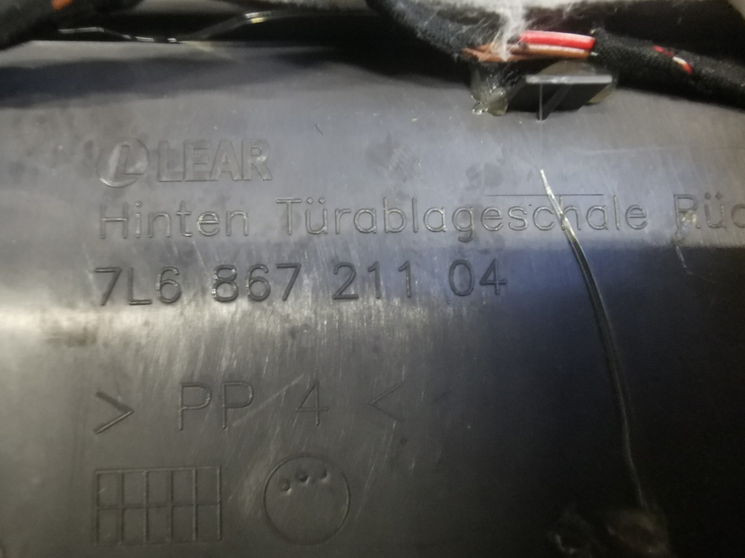 7L6867211 VW Touareg 7L Türverkleidung hinten Links Schwarz Leder mit Holzleiste – Bild 5