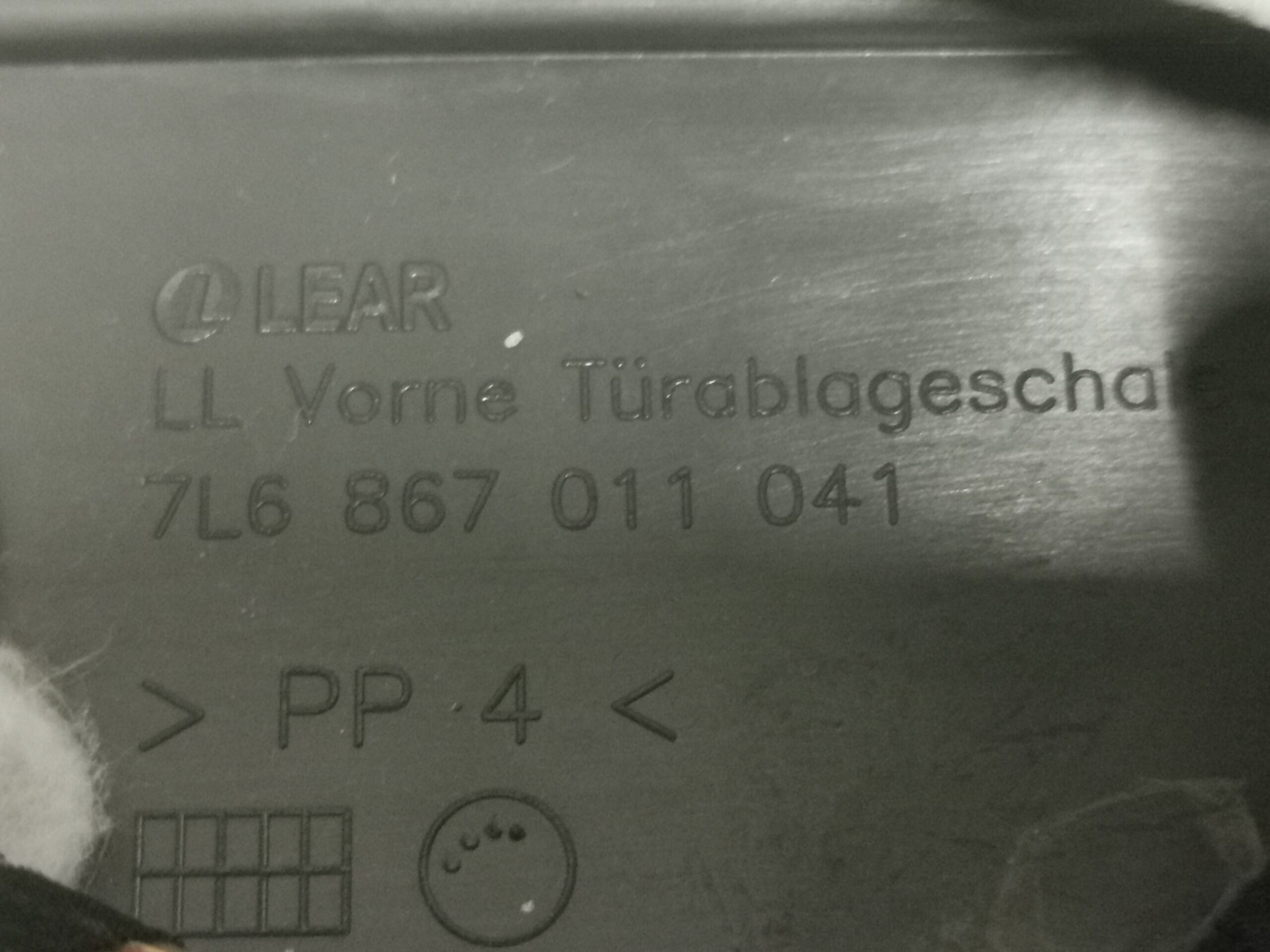 7L6867011 VW Touareg 7L Türverkleidung vorne Links Schwarz Leder mit Holzleiste – Bild 5